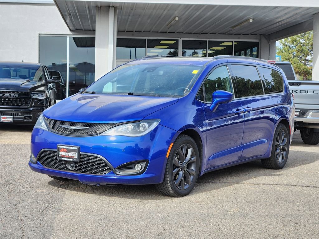 Used 2020 Chrysler Pacifica Touring-L image 4