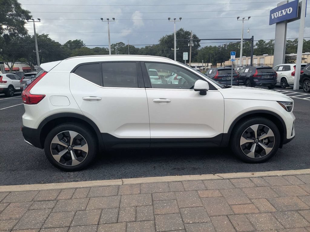 Certified 2023 Volvo XC40 B5 Plus w/ Protection Package Premier AWD/4WD image 7