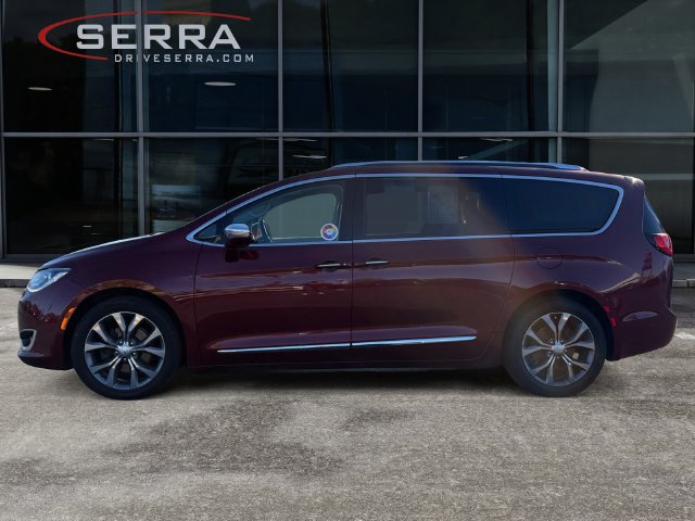 Used 2018 Chrysler Pacifica Limited w/ Tire & Wheel Group FWD image 2