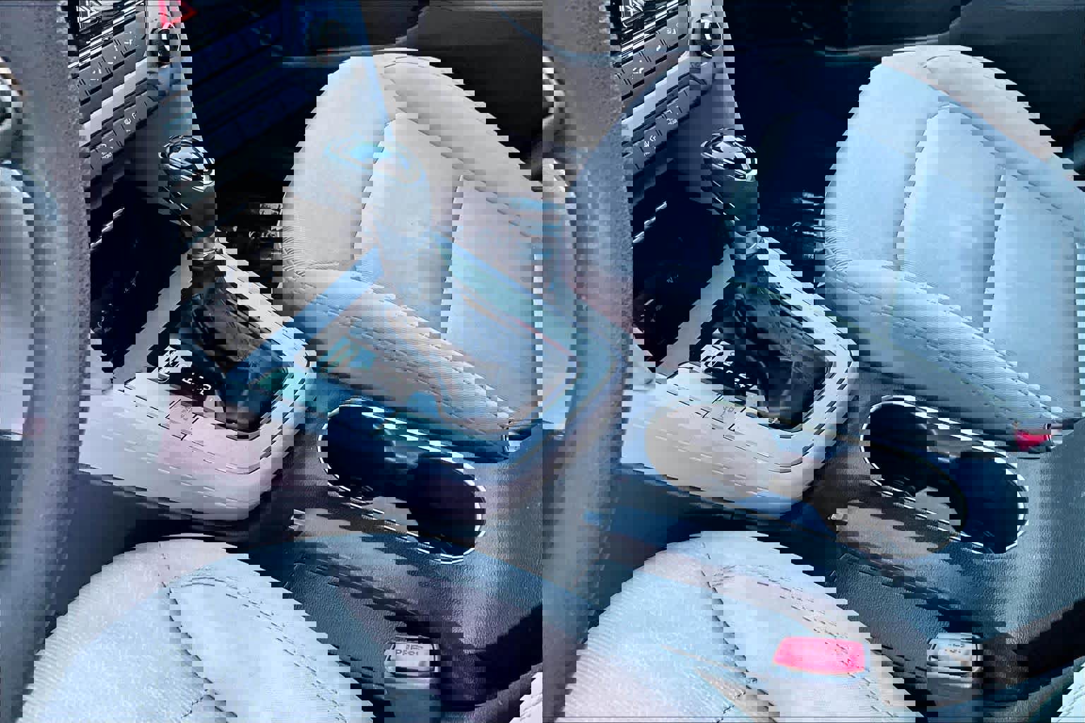 Used 2017 Hyundai Elantra SE image 11