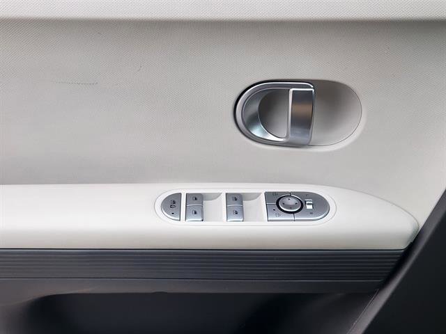 Used 2024 Hyundai Ioniq 5 SEL image 17