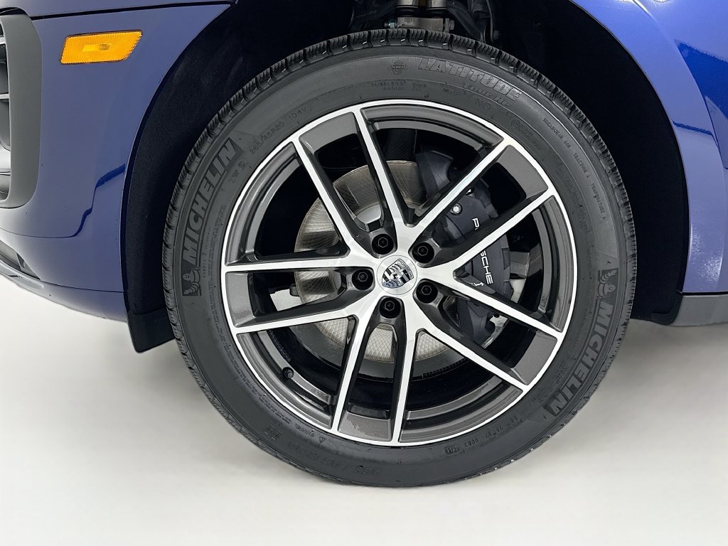 New 2026 Porsche Macan AWD/4WD image 33