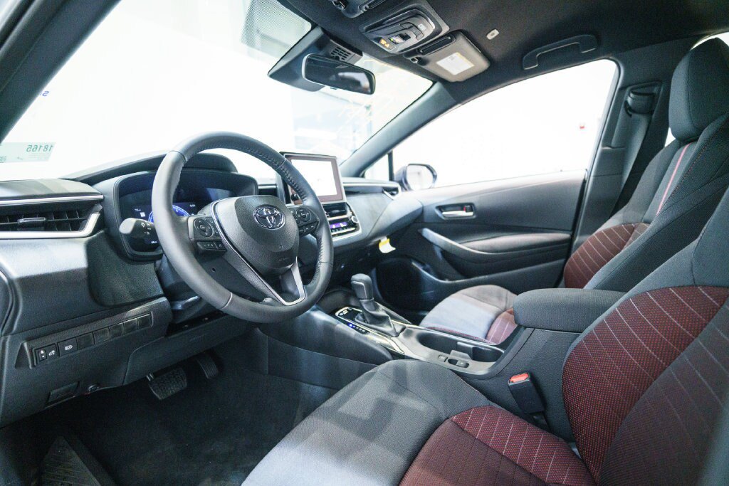 Certified 2026 Toyota Corolla SE FWD image 4