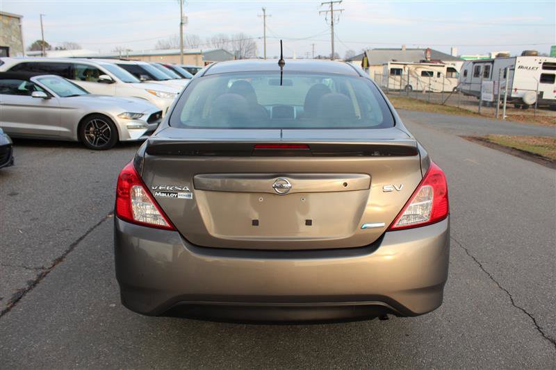 Used 2015 Nissan Versa SV FWD image 6