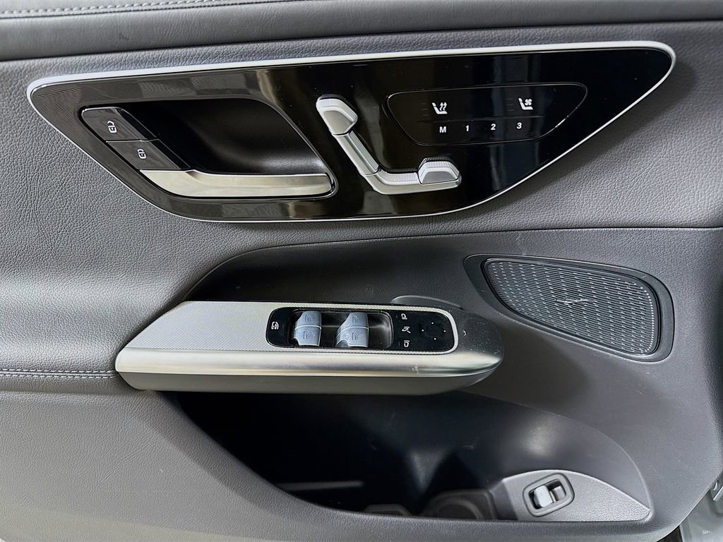 Used 2024 Mercedes-Benz GLC 300 4MATIC w/ AMG Line image 18