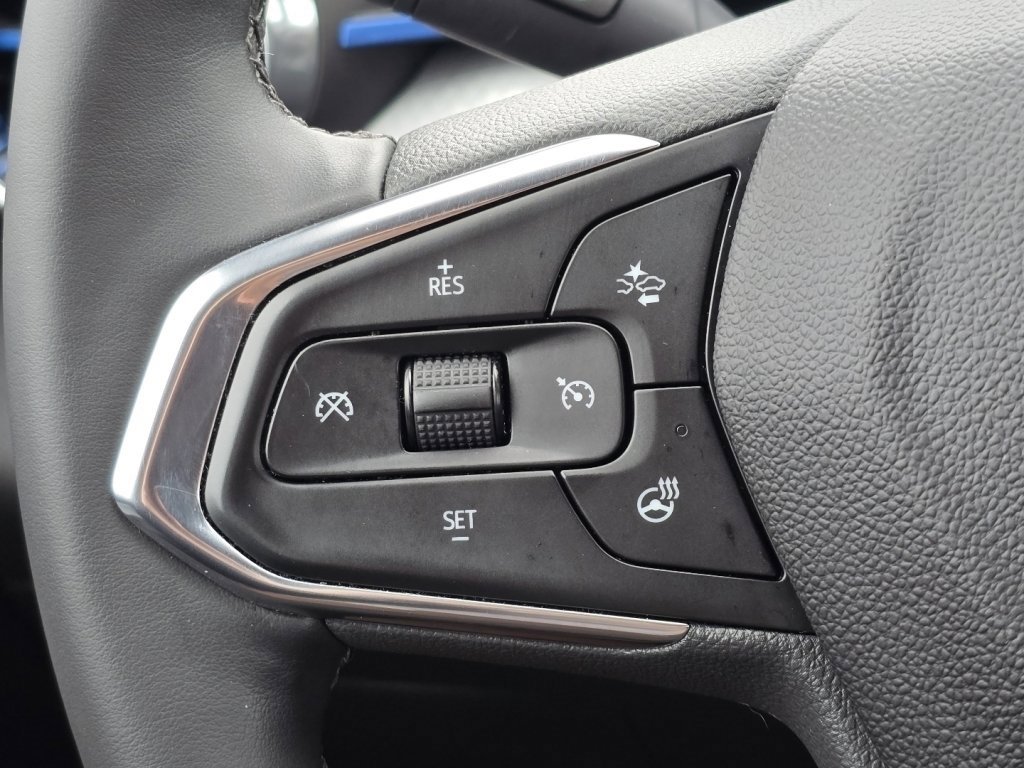 Certified 2025 Chevrolet Trax LT w/ Driver Confidence Package image 27