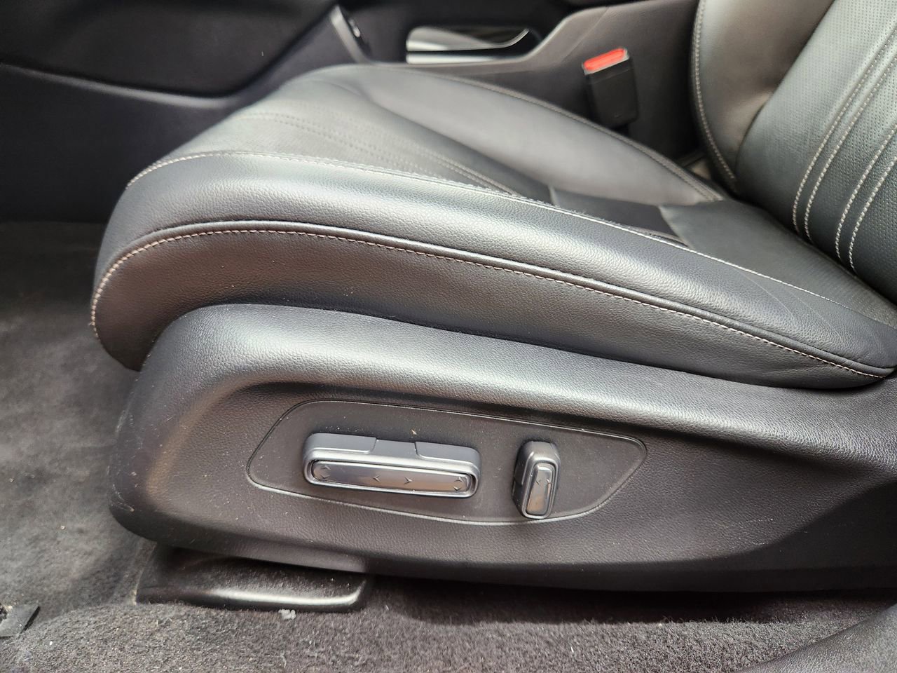 Certified 2023 Honda HR-V EX-L image 23