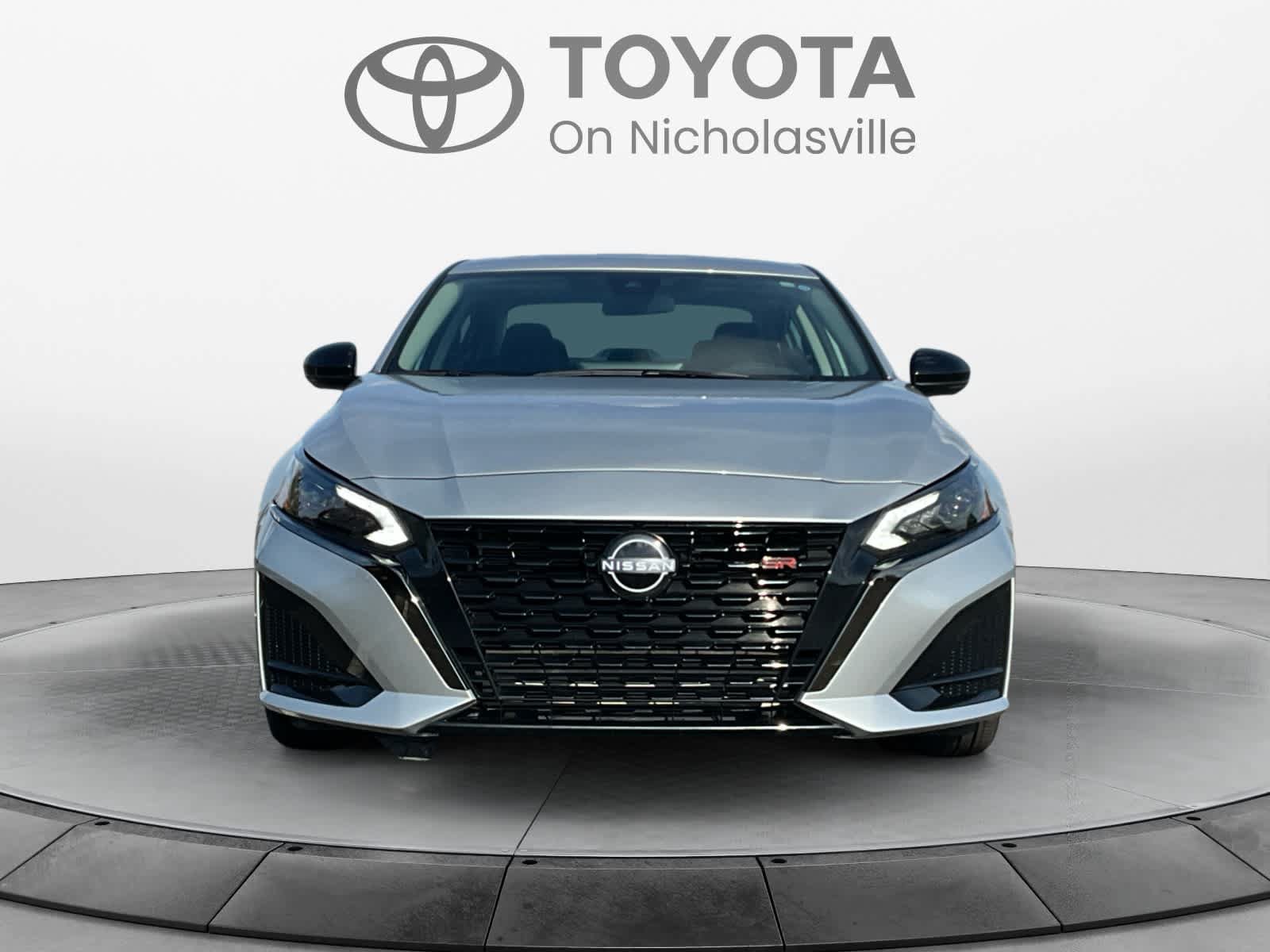 Used 2023 Nissan Altima 2.0 SR FWD image 8