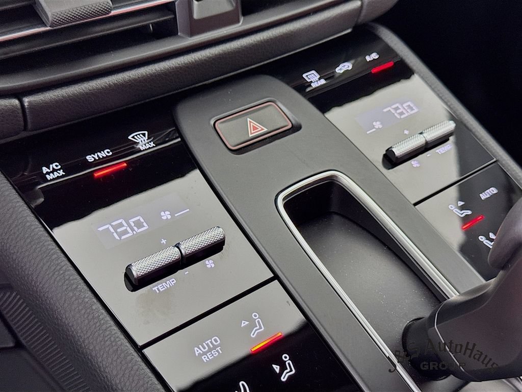 Used 2025 Porsche Macan GTS AWD/4WD image 21