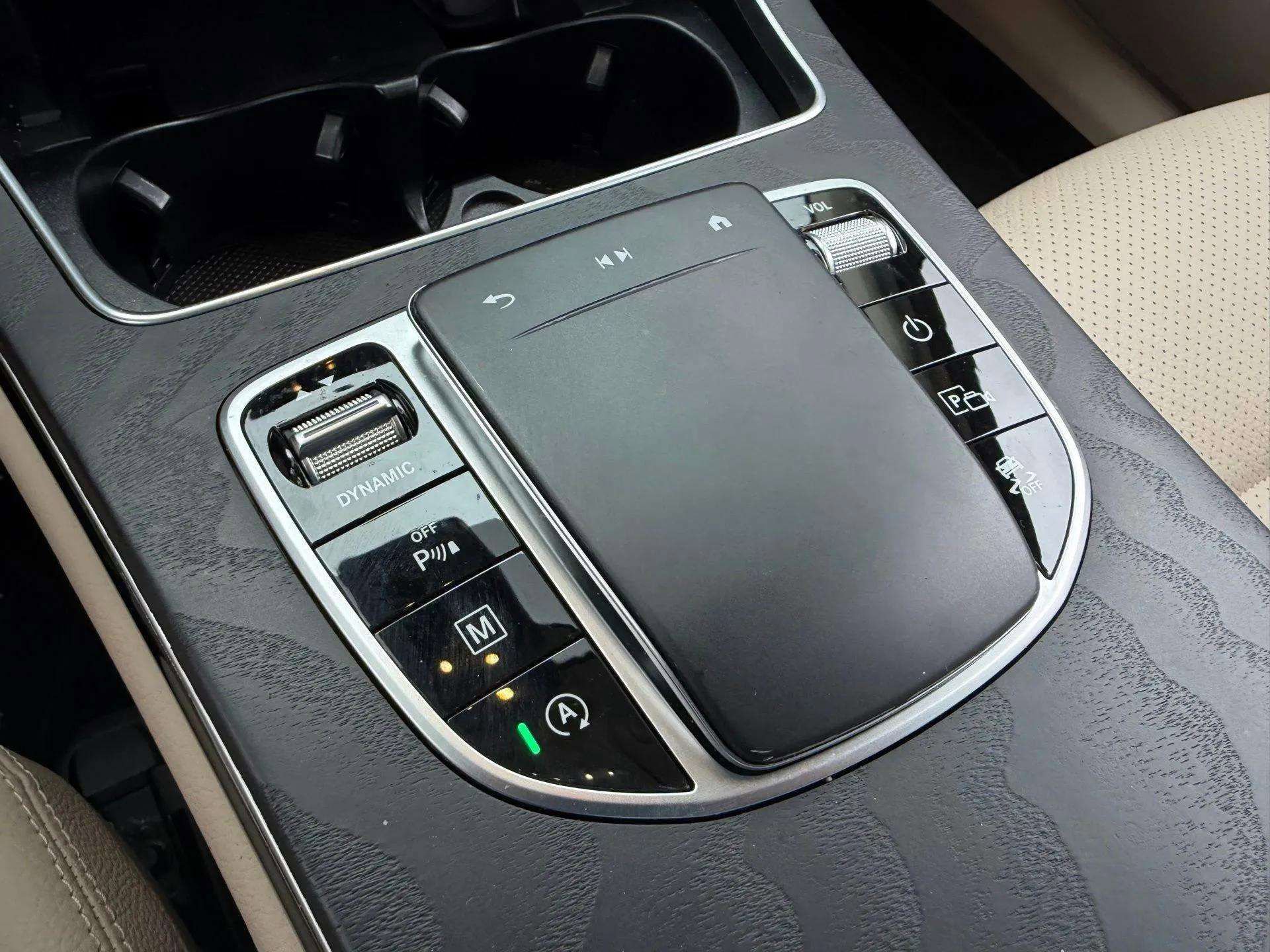 Used 2022 Mercedes-Benz GLC 300 image 24