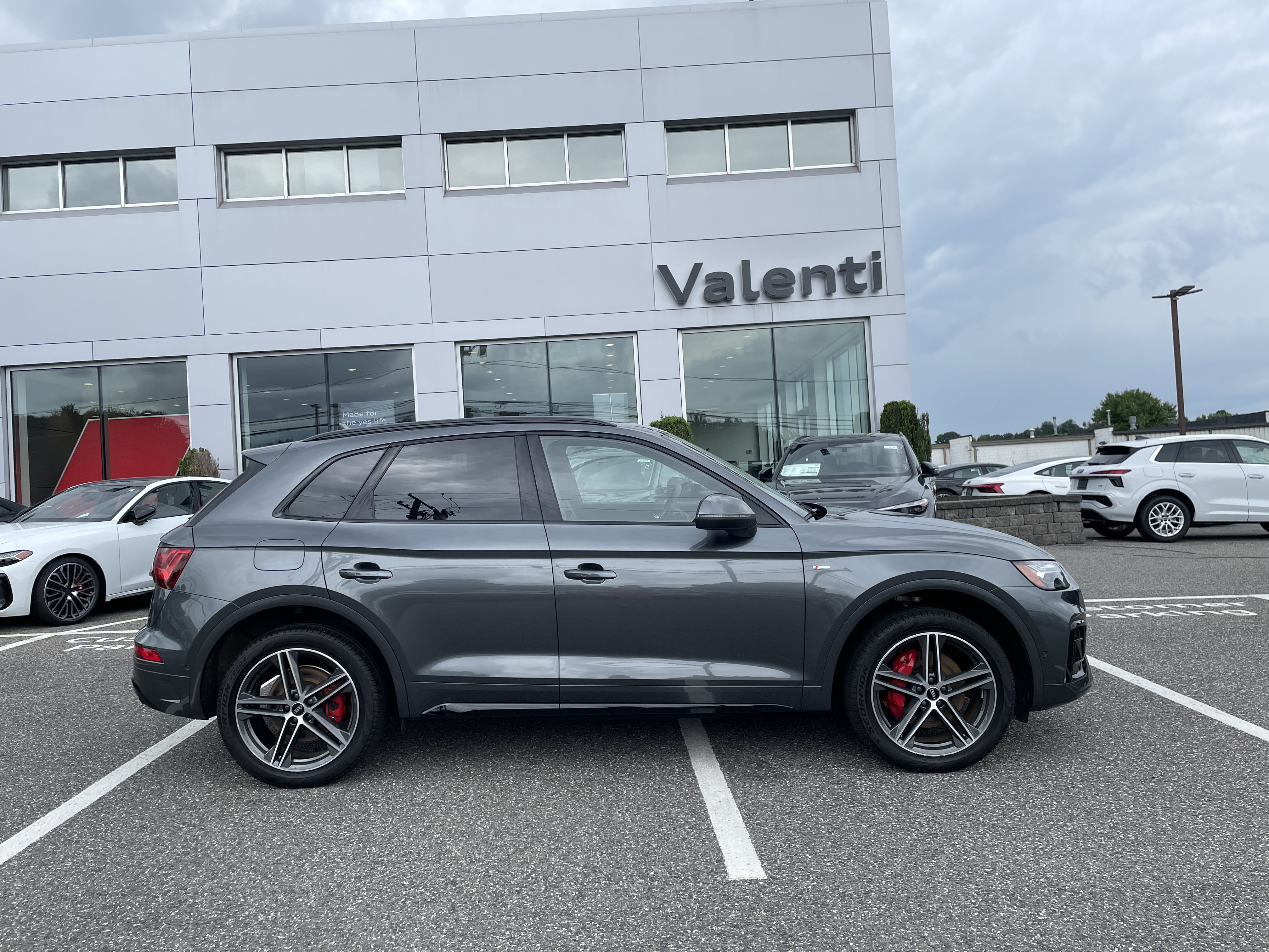 Certified 2024 Audi Q5 e Prestige w/ Prestige Package AWD/4WD image 3