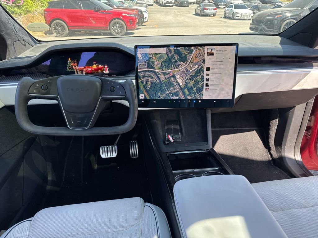 Used 2022 Tesla Model X Plaid image 11