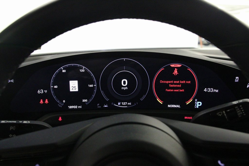 Used 2022 Porsche Taycan image 12