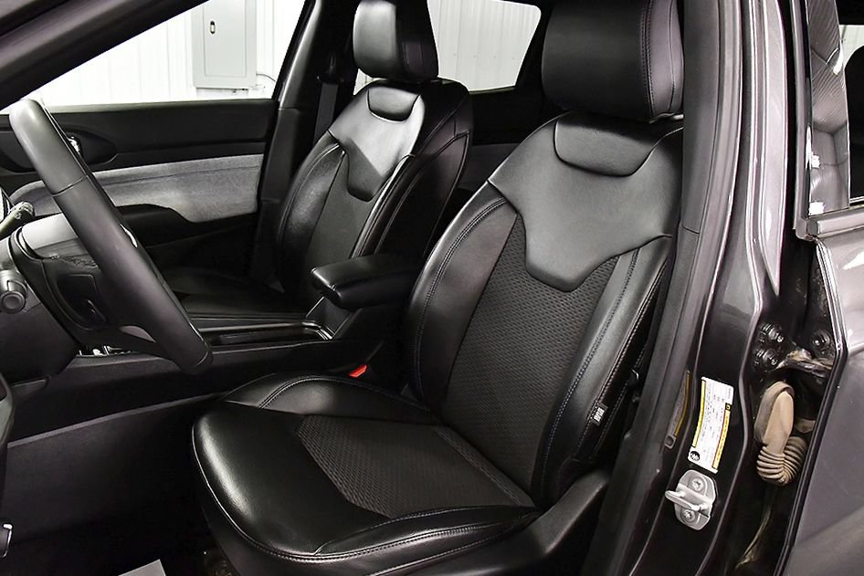 Used 2023 Jeep Compass Latitude w/ Convenience Group AWD/4WD image 26