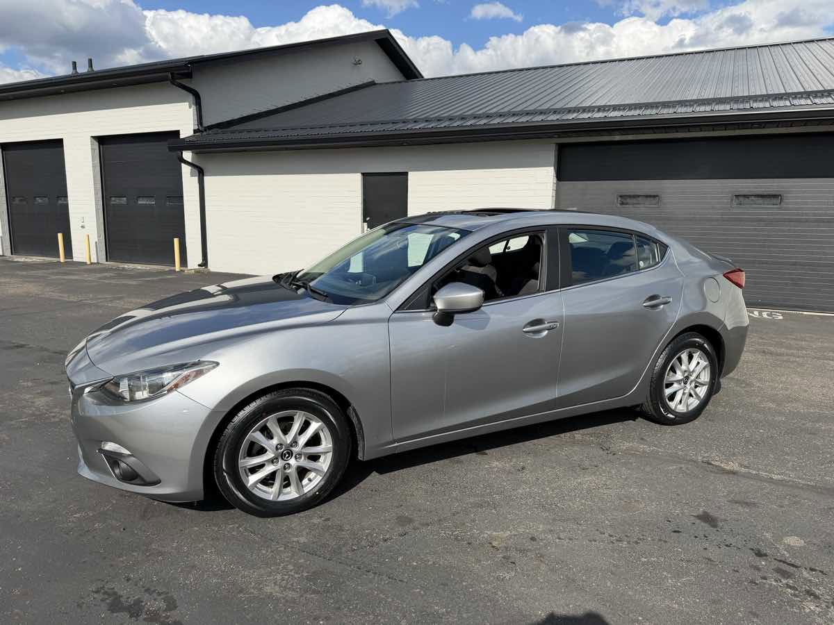 Used 2016 MAZDA MAZDA3 i Touring w/ Popular Equipment Package FWD image 2