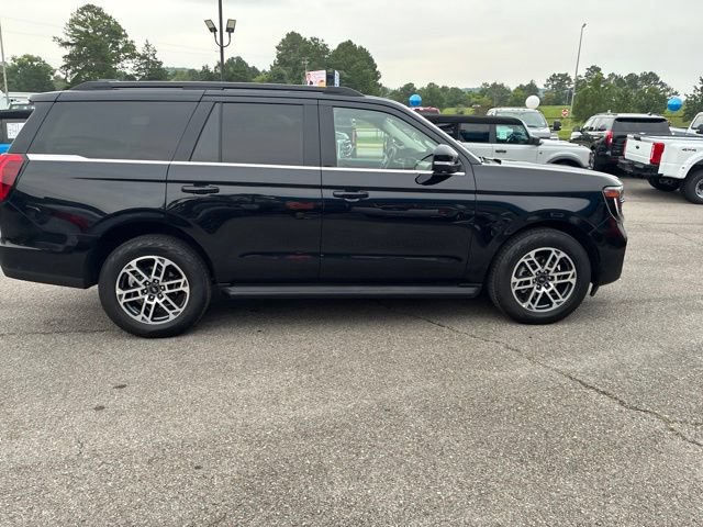 Used 2025 Ford Expedition Active AWD/4WD image 36