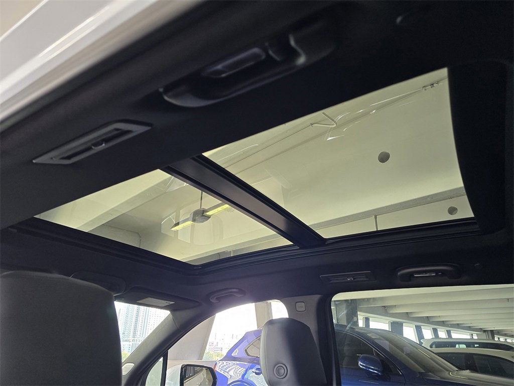 New 2025 Cadillac XT6 Premium Luxury image 13