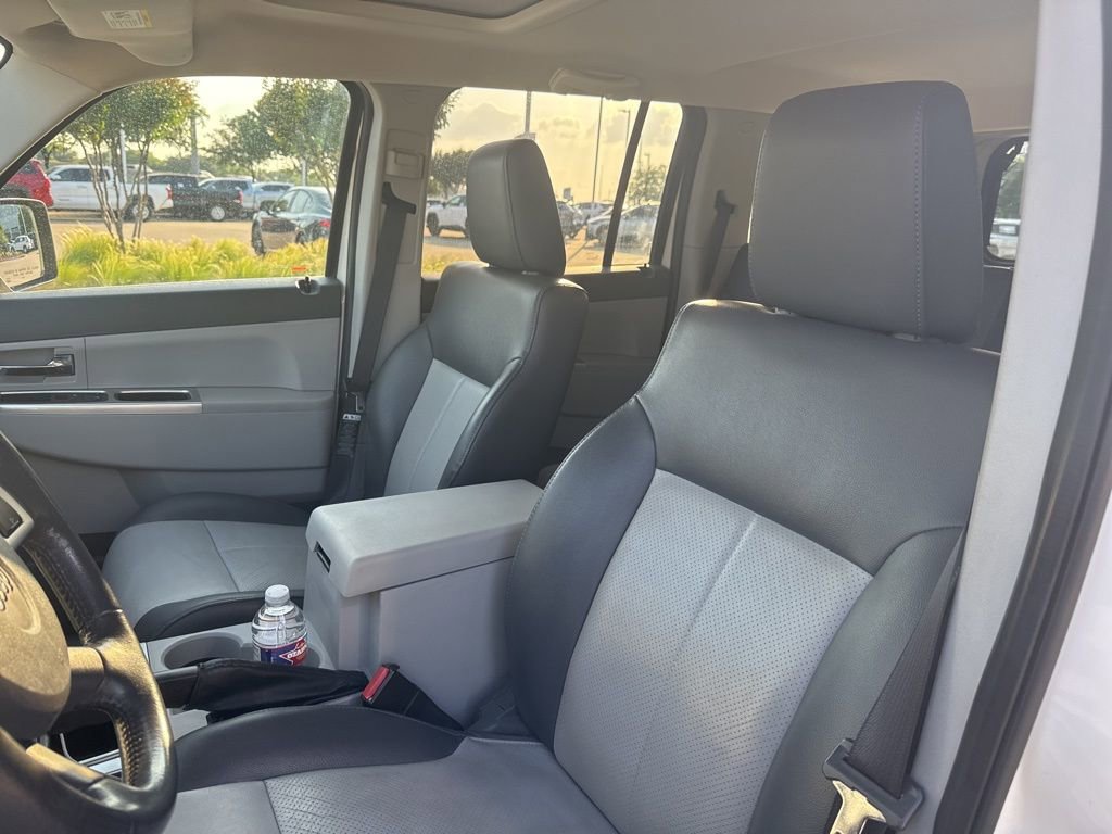 Used 2008 Jeep Liberty Limited w/ Premium Group II image 3