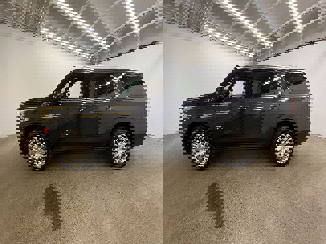 Used 2024 Chevrolet Tahoe High Country w/ Premium Package image 3