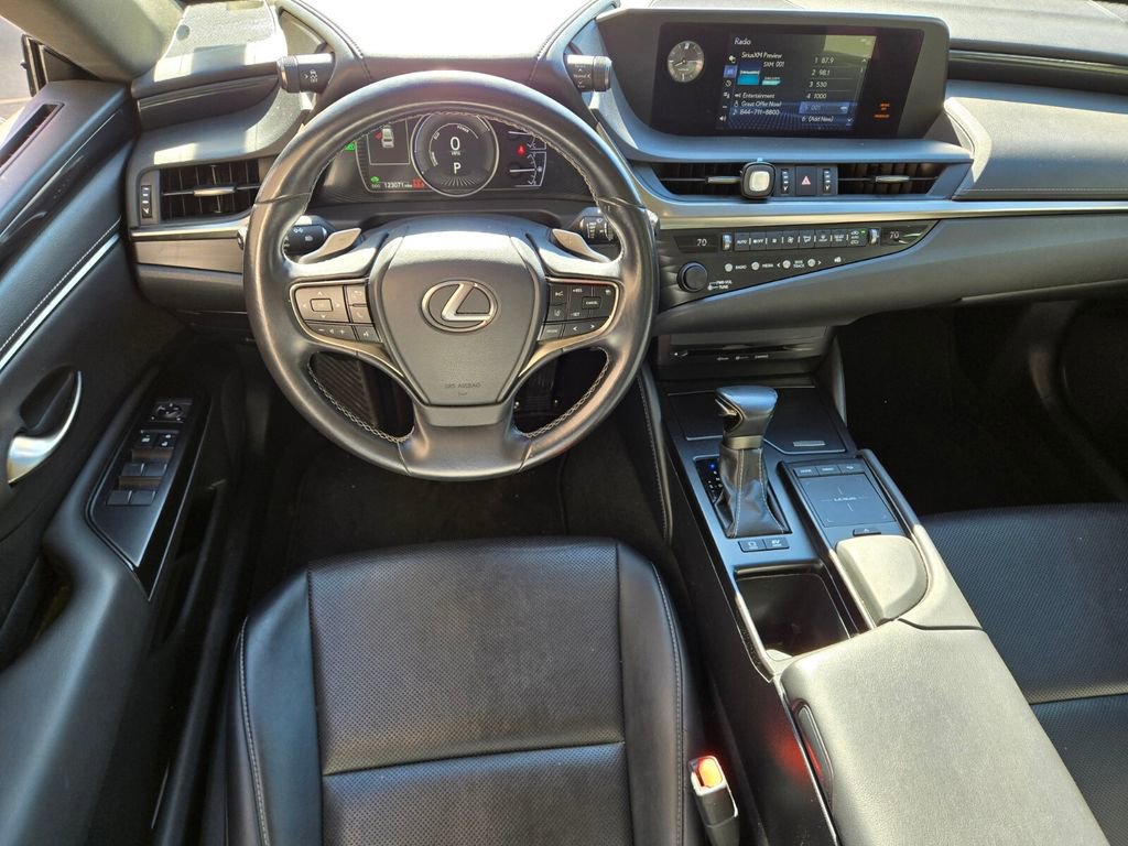 Used 2019 Lexus ES 300h w/ Accessory Package 2 image 8