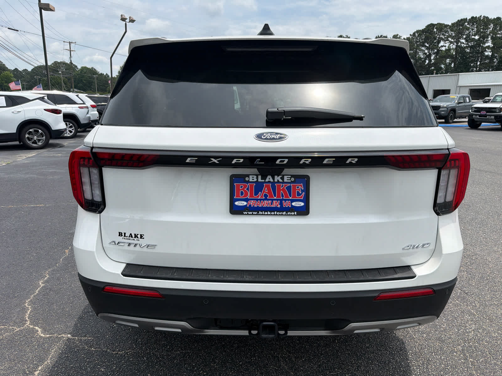 New 2026 Ford Explorer Active w/ Active Comfort Package AWD/4WD image 4