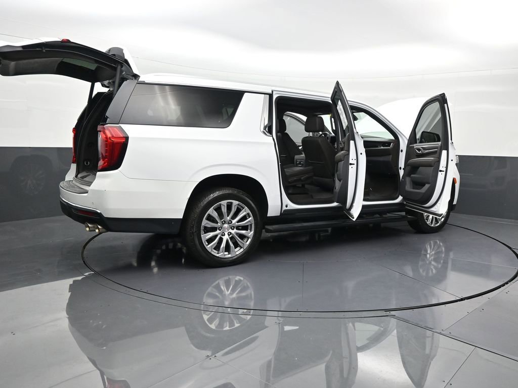 Used 2022 GMC Yukon XL Denali w/ Denali Premium Package image 33