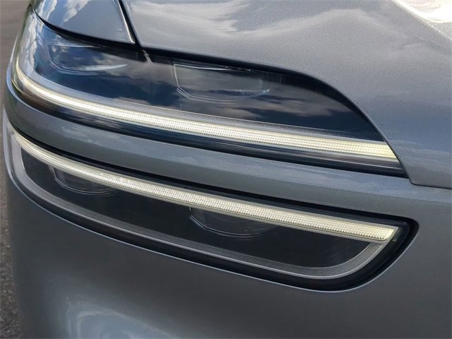 Used 2023 Genesis GV70 2.5T w/ Advanced Package image 9