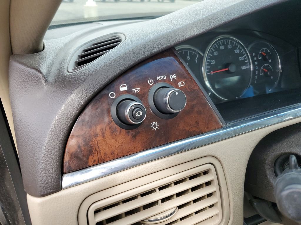 Used 2009 Buick LaCrosse CX FWD image 9