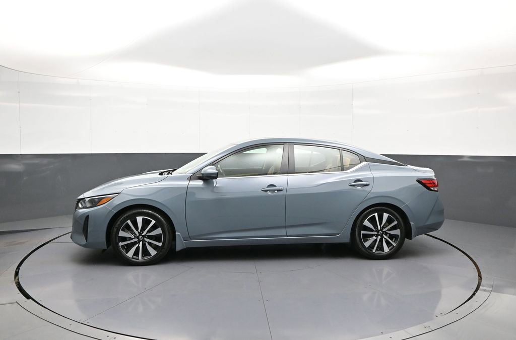 Used 2024 Nissan Sentra SV w/ SV Premium Package FWD image 9
