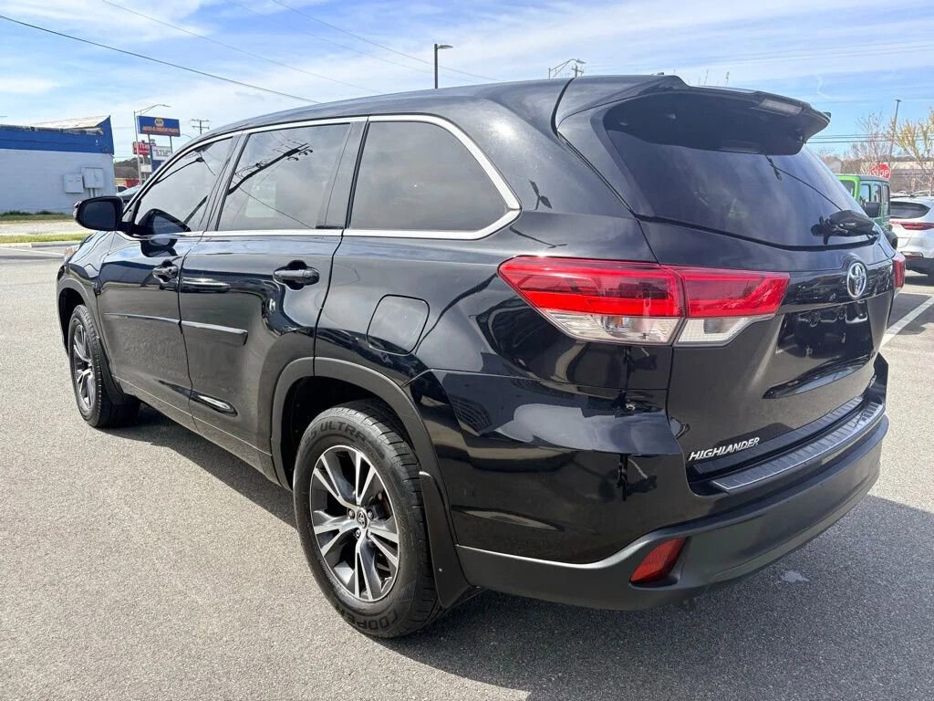 Used 2017 Toyota Highlander Plus w/ Protection Package #3 AWD/4WD image 5