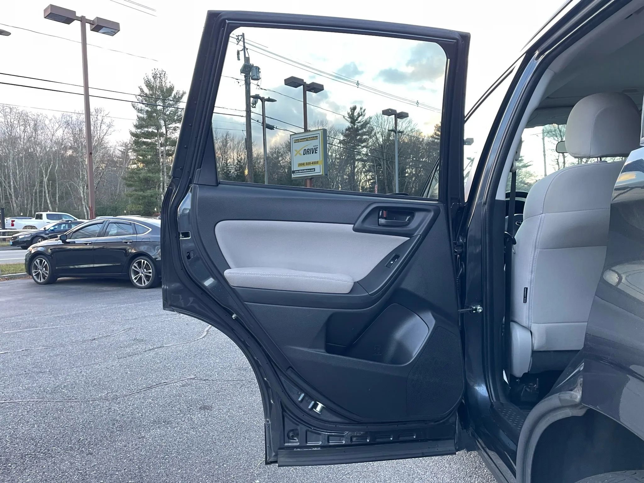 Used 2015 Subaru Forester 2.5i Premium w/ All-Weather Package image 36