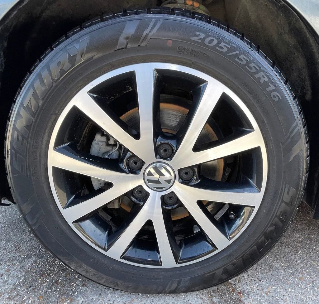 Used 2017 Volkswagen Jetta SE image 15