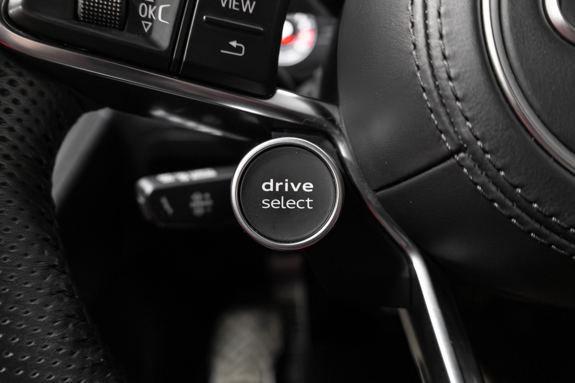 Used 2018 Audi R8 V10 w/ Premium Package image 56