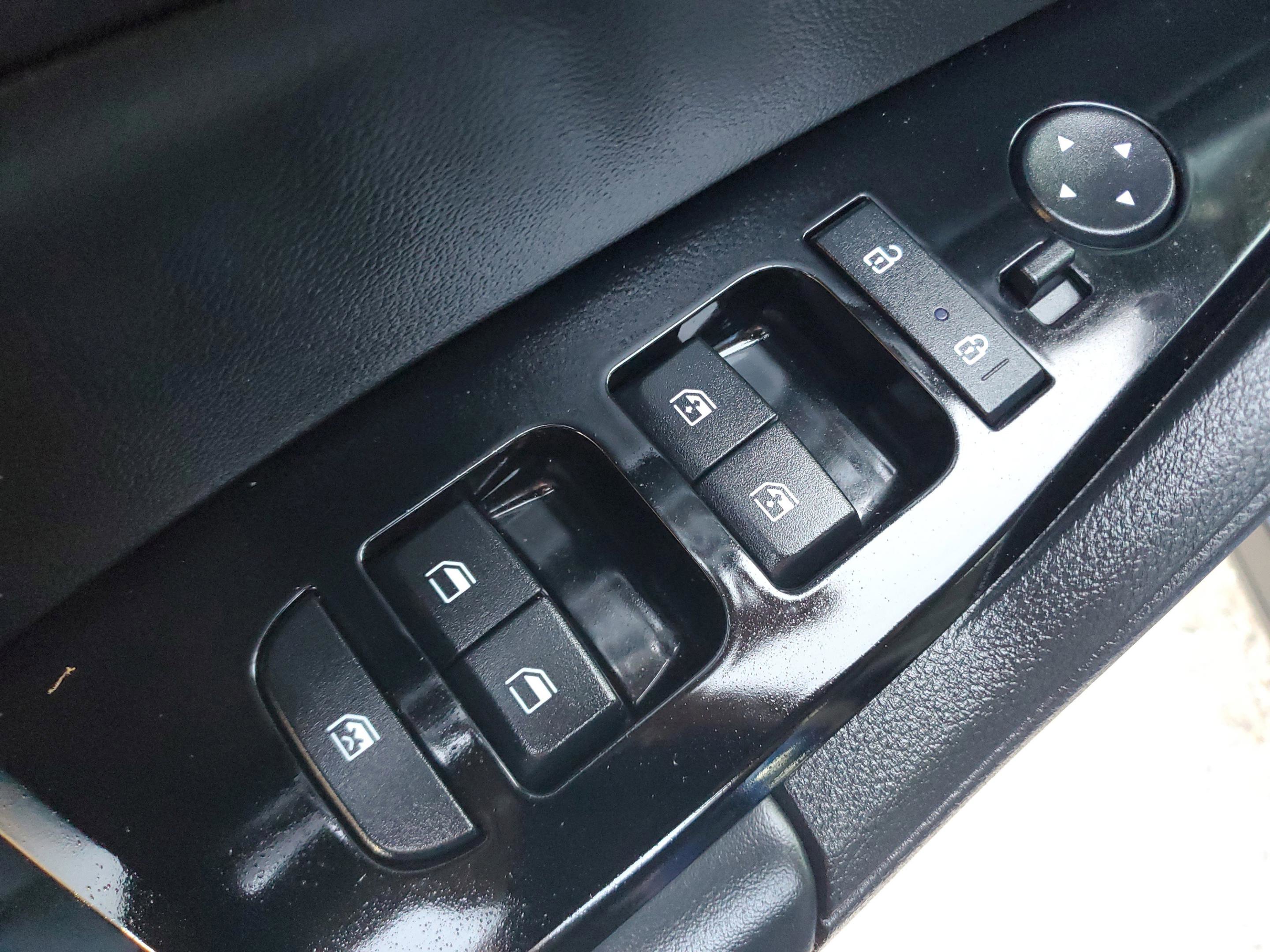 Used 2025 Kia Sportage SX image 15