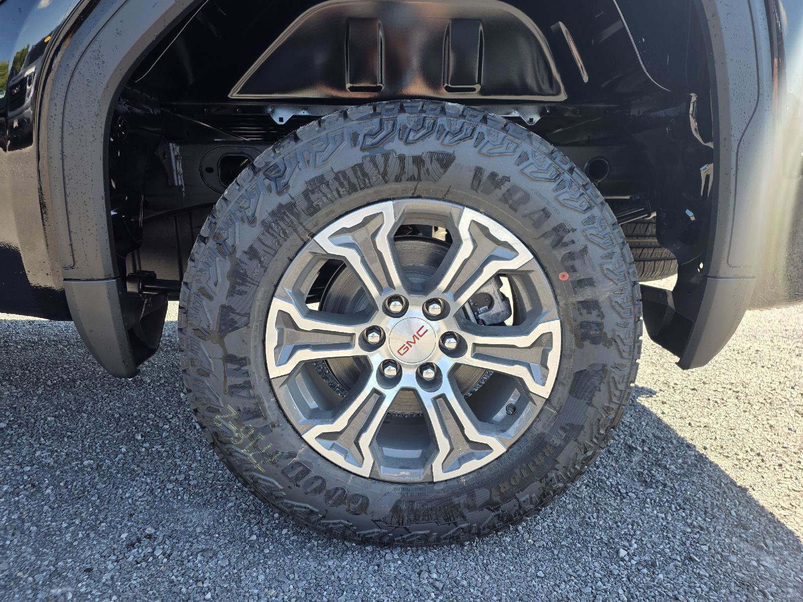 New 2026 GMC Sierra 1500 SLE image 10