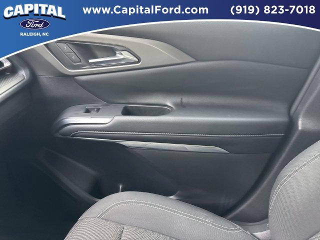 Used 2026 Chevrolet Traverse LT FWD image 28
