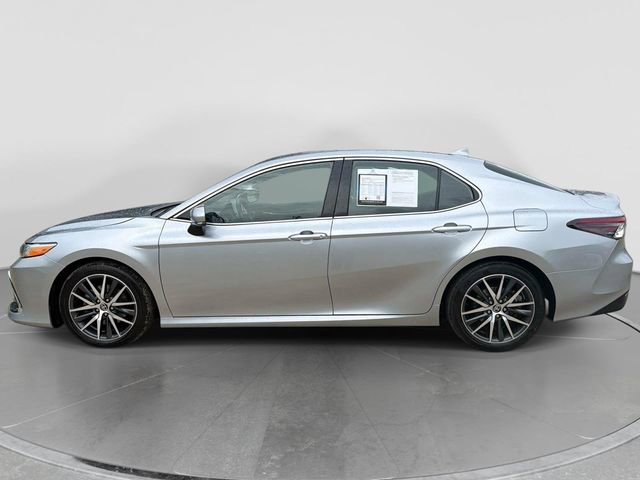 Used 2024 Toyota Camry XLE FWD image 2