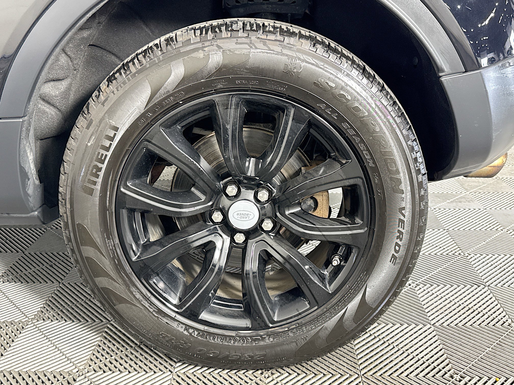 Used 2017 Land Rover Range Rover Evoque SE image 64