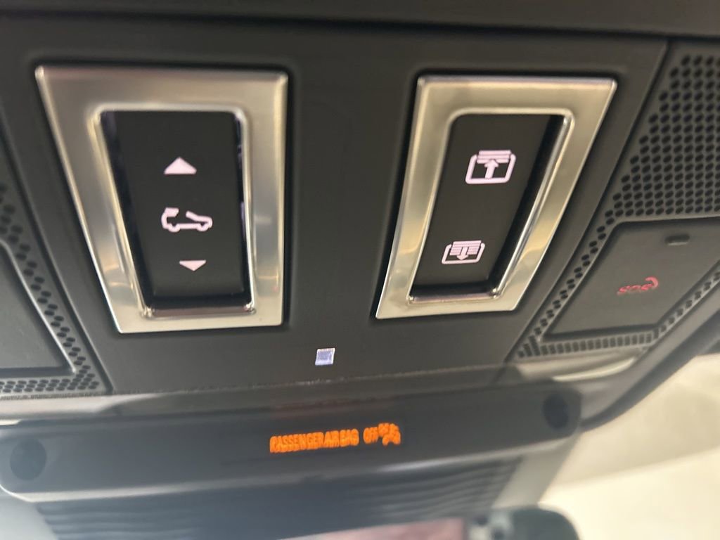 Used 2024 Jaguar F-PACE R-Dynamic S image 12