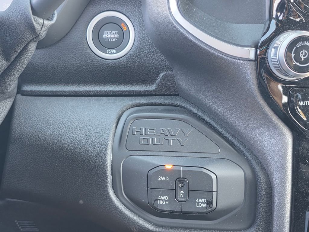 New 2026 RAM 2500 Big Horn AWD/4WD image 18