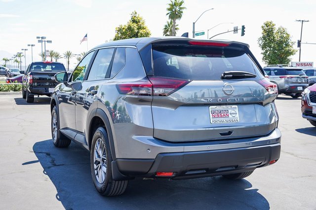 New 2026 Nissan Rogue S image 5