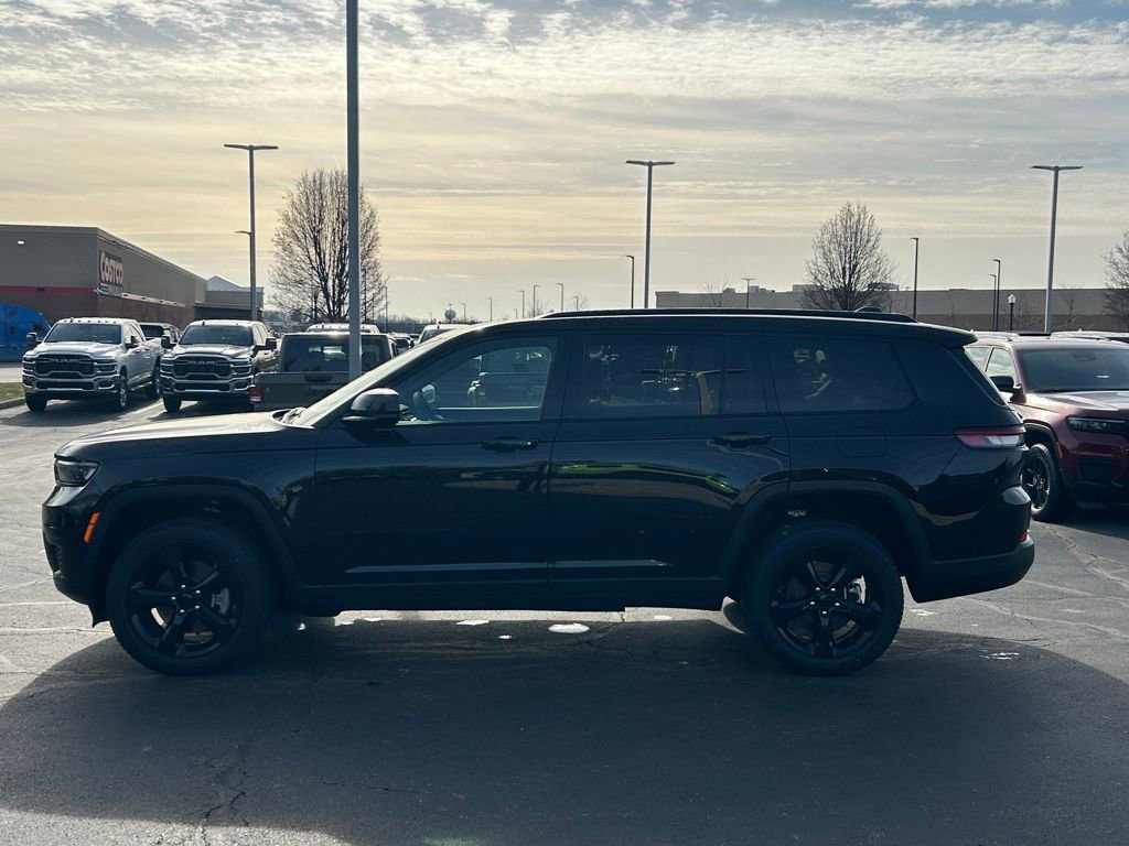New 2025 Jeep Grand Cherokee L Altitude image 4