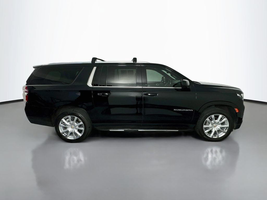 Used 2021 Chevrolet Suburban LT AWD/4WD image 8