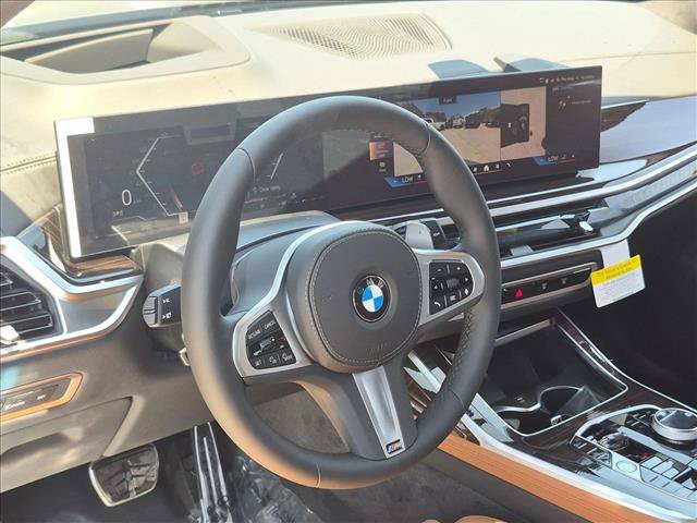 New 2027 BMW X7 xDrive40i w/ M Sport Package AWD/4WD image 3