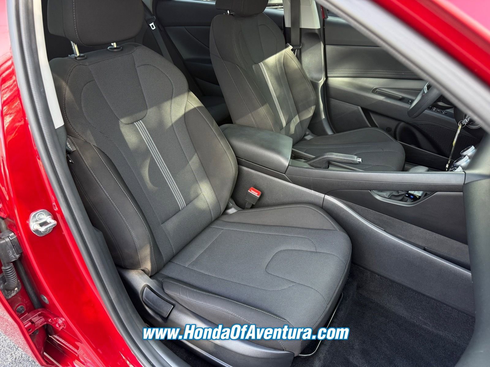 Used 2024 Hyundai Elantra SE FWD image 9