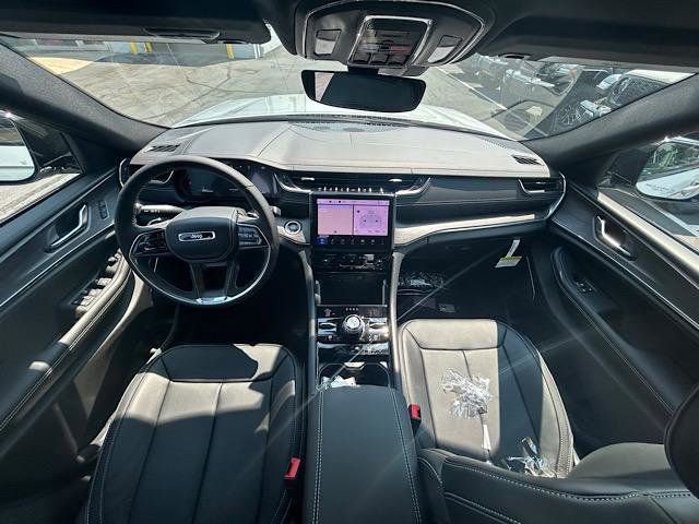 New 2025 Jeep Grand Cherokee Overland image 12