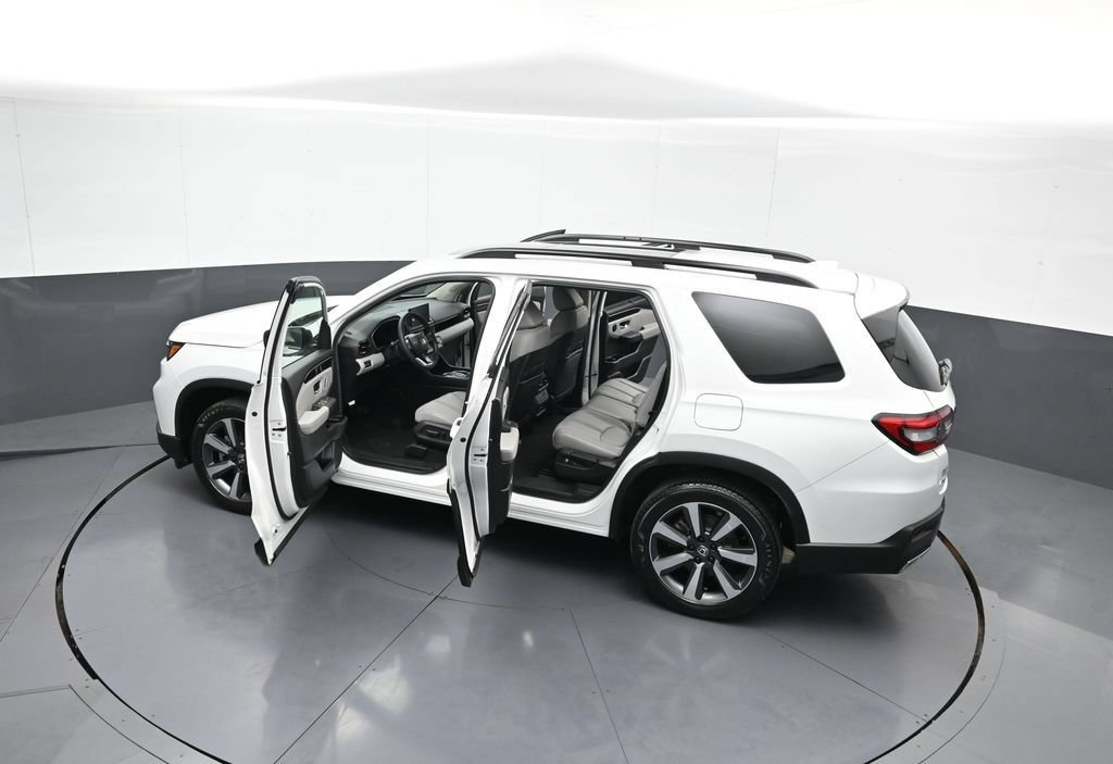 Certified 2024 Honda Pilot Touring image 48