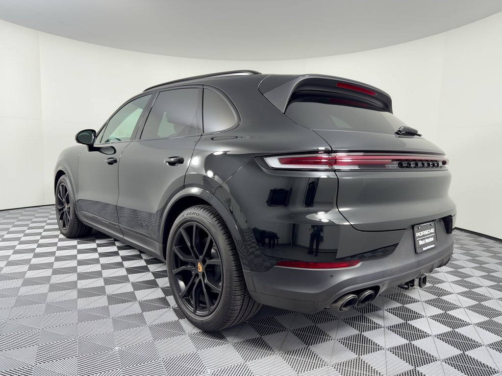 Certified 2026 Porsche Cayenne AWD/4WD image 3