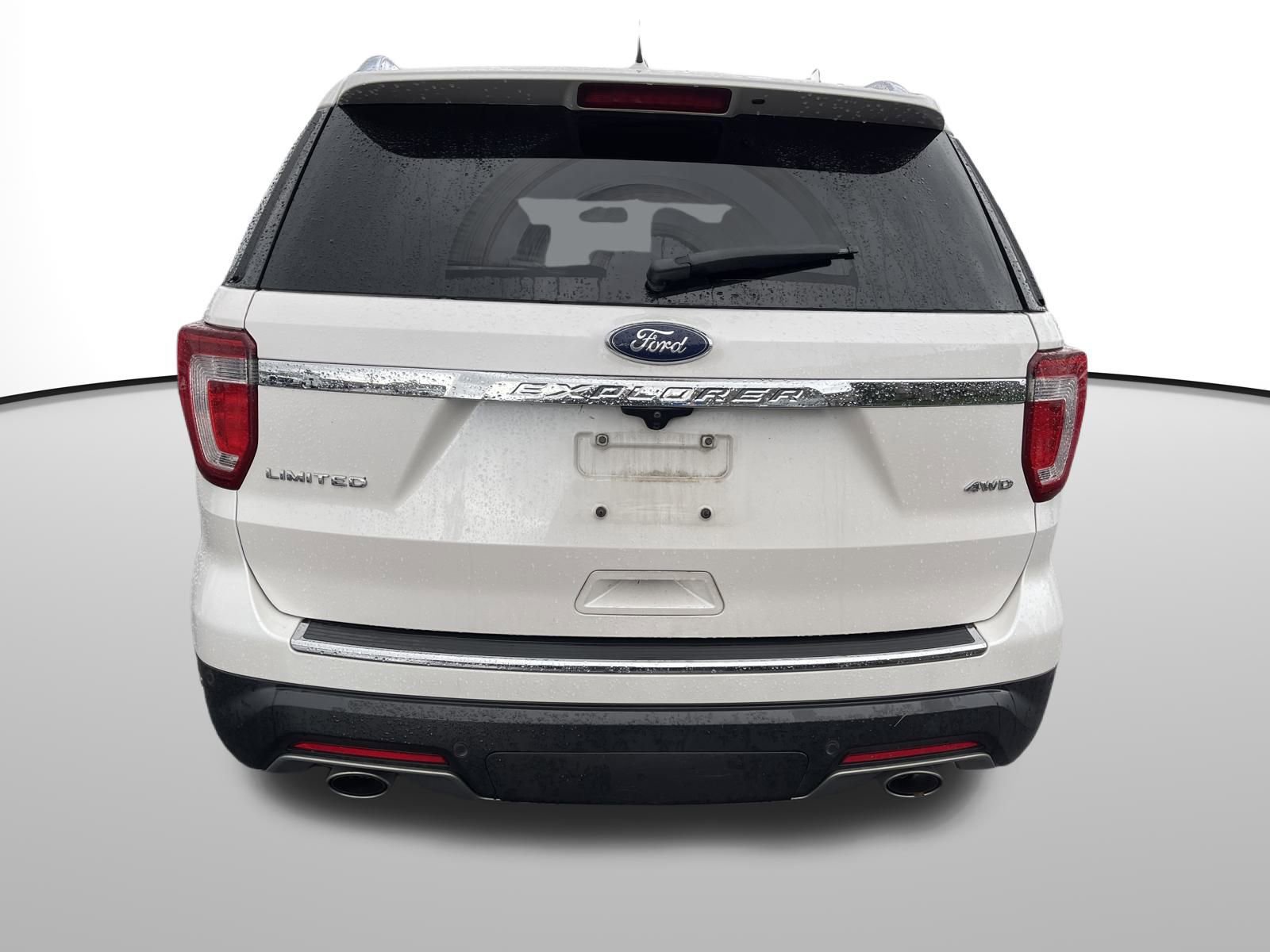 Used 2018 Ford Explorer Limited w/ Equipment Group 301A image 2