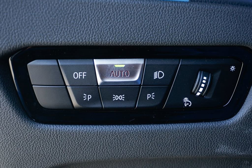 Used 2023 BMW M340i w/ Shadowloine Package image 21